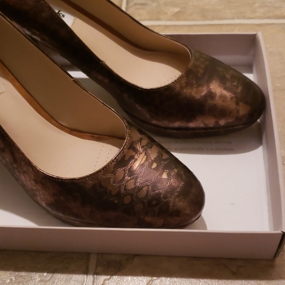 Women's Dress Shoes - Picture 4 of 4
